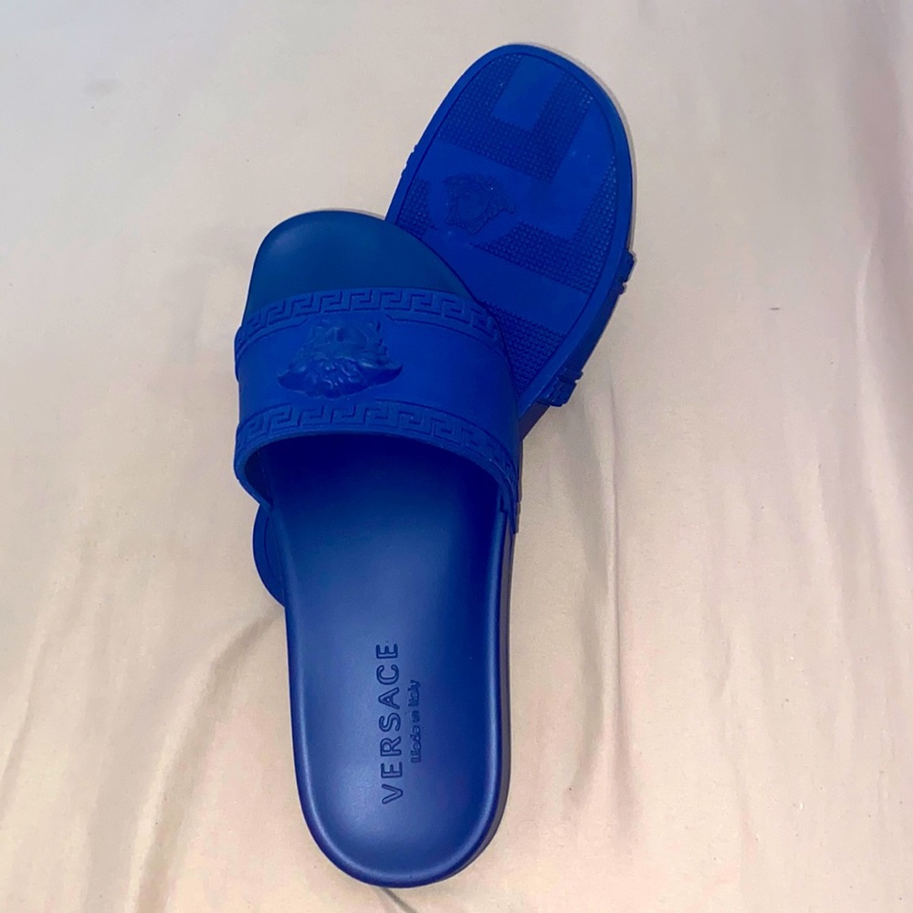 Medusa Cardinal Pool Slides